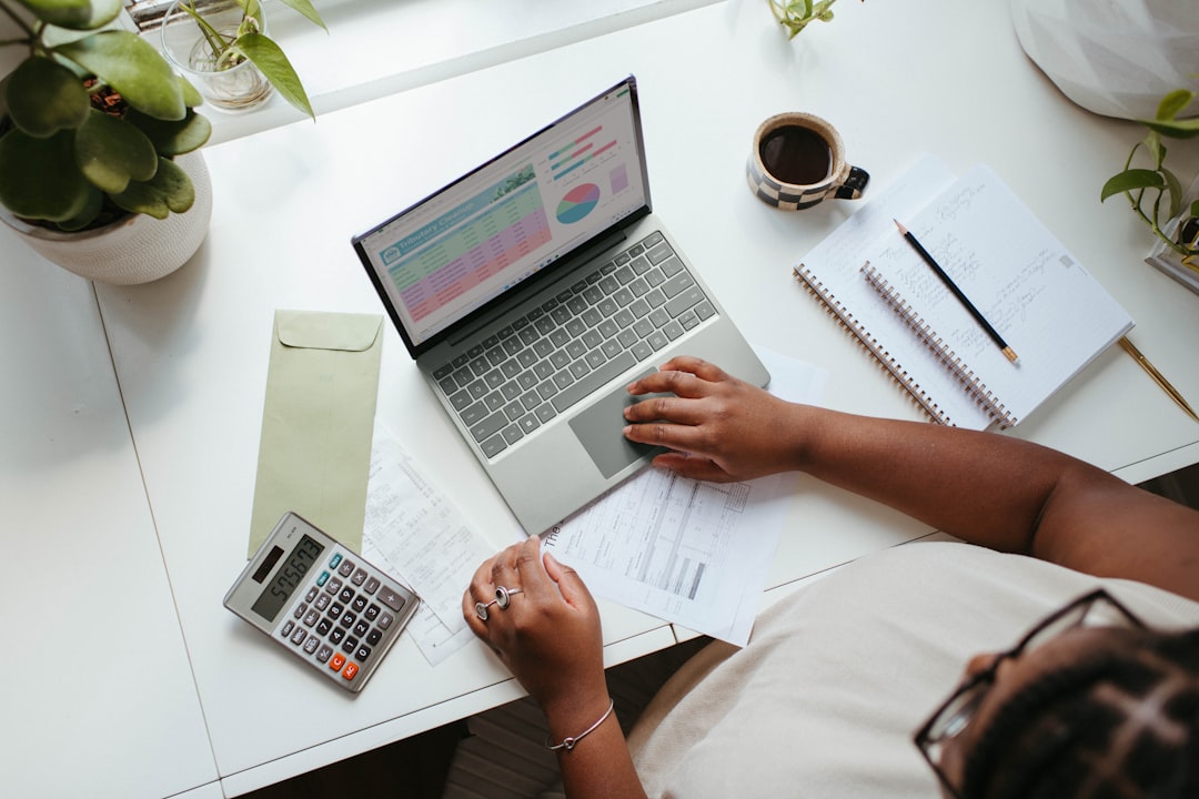 How to Use a Credit Card Without Going Into Debt