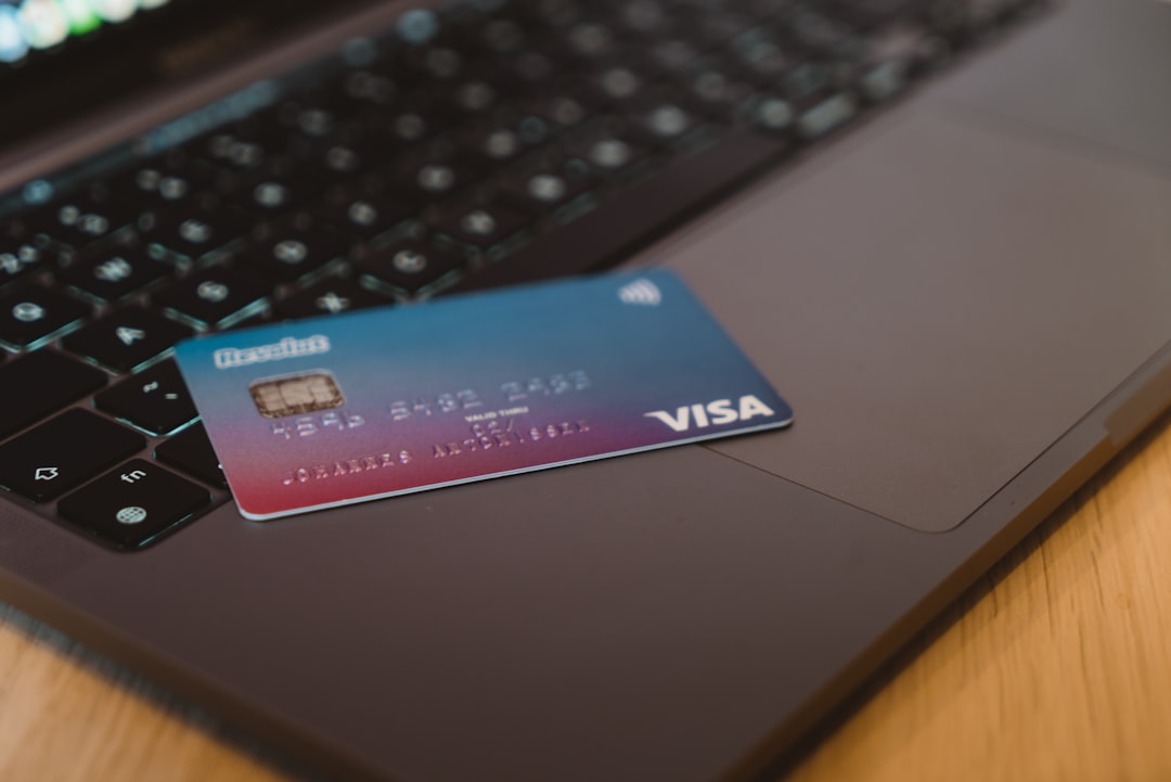 How to Use a Credit Card Without Going Into Debt